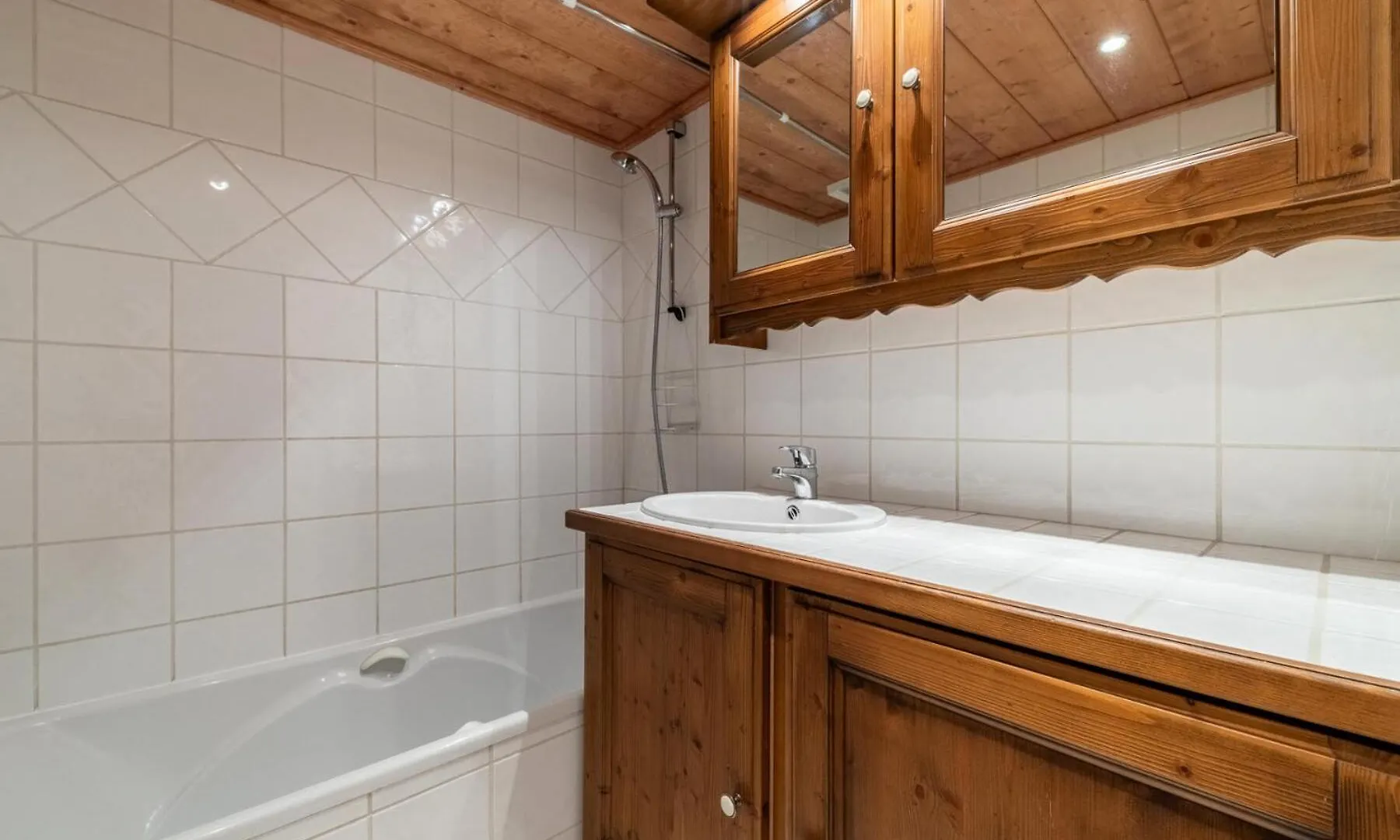 Apartment Residence Bergerie Des 3 Vallees F - Appartement 4 Pieces 6 Personnes Situe Dans Le Charmant Village Des Allues Mae-4991 Les Allues France